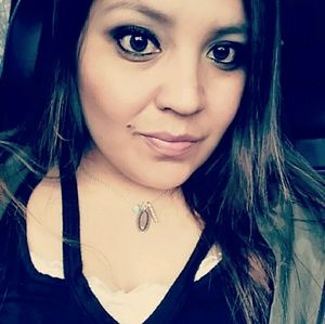 Meet your Posher, Aneesah